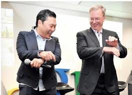 Eric Schmidt and PSY do the Gangnam Style