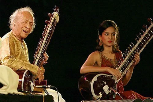 Рави Шанкар и Анушка Шанкар в 2009 году