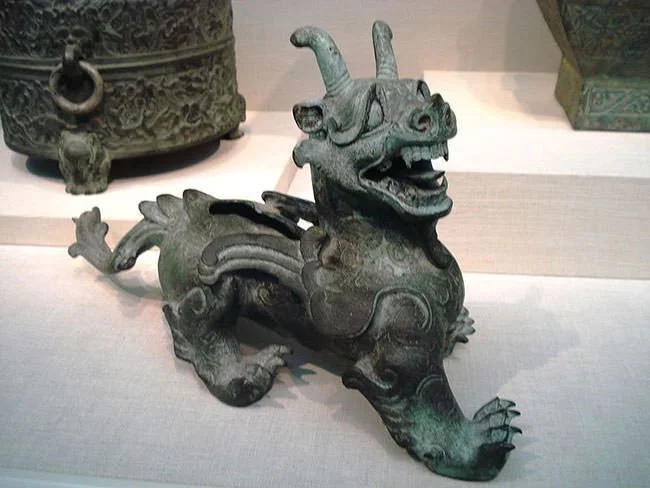 Bronze statuette of mythical chimera during Han period