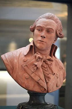 Maximilien Robespierre bust