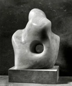 Pierced Form (1932) - Barbara Hepworth