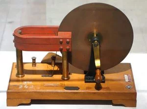 Model of Faraday's disk