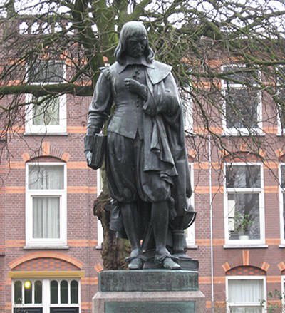 Statue of Rene Descartes