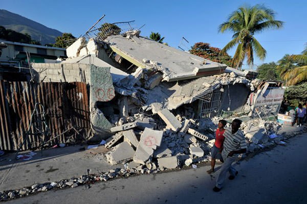 2010 Haiti Earthquake collapsed building