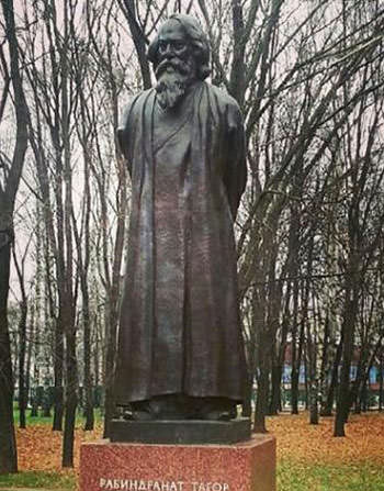 Rabindranath Tagore statue