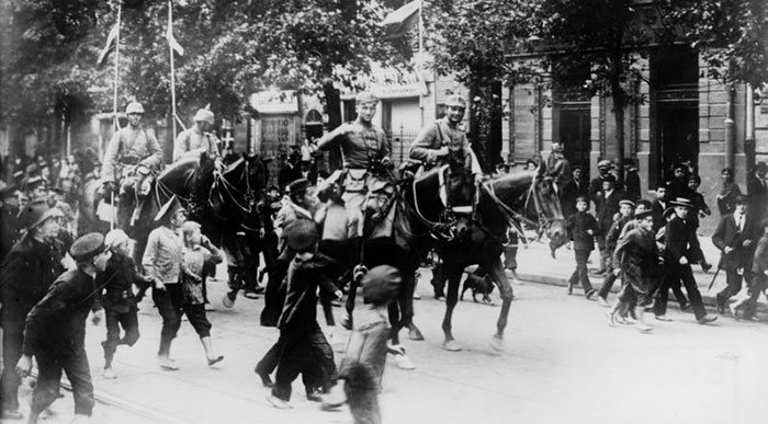 WW1 German cavalry in Warsaw