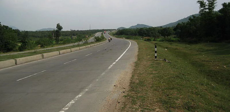 Великая магистральная дорога сегодня, недалеко от Бархи, Джаркханд маурьев
